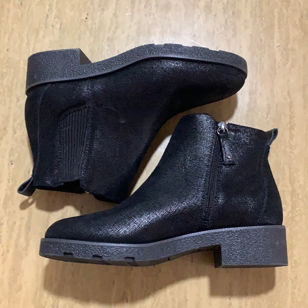 NWOT Dr. Scholls Size 7 Ankle Booties